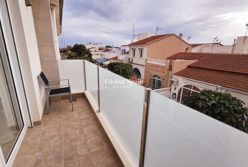 Wiederverkauf - HAUS -
TORREVIEJA - La Siesta