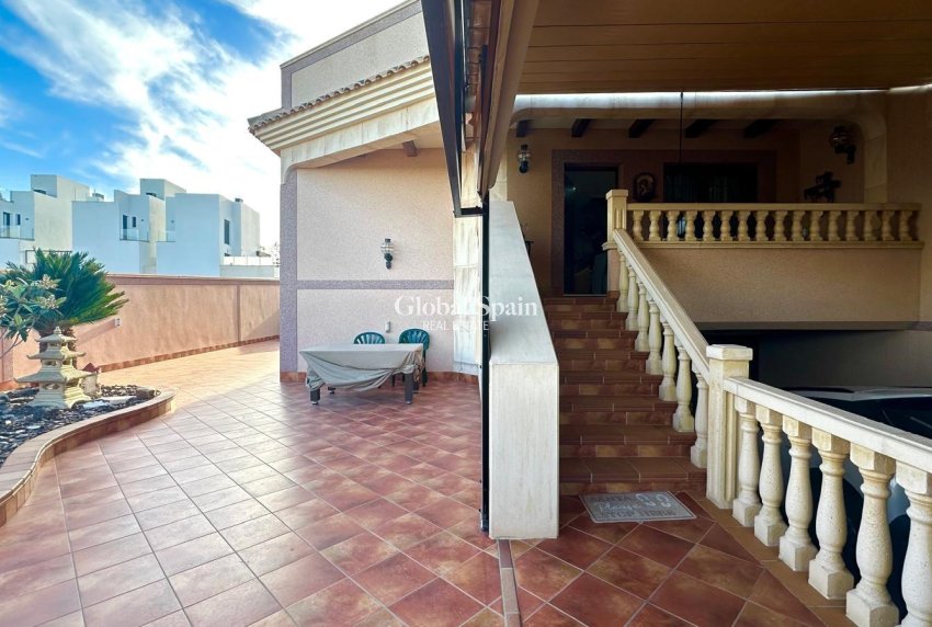 Wiederverkauf - HAUS -
TORREVIEJA - La Siesta