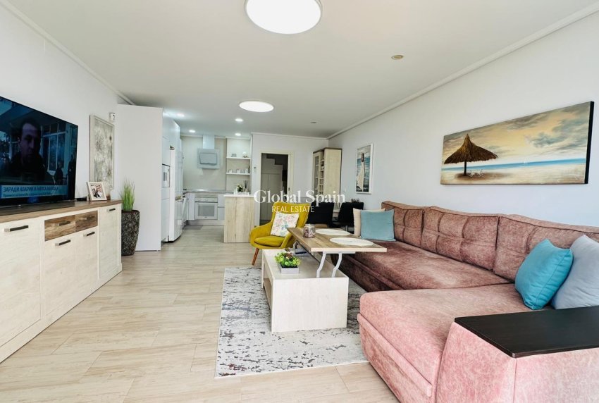 Wiederverkauf - HAUS -
TORREVIEJA - La Siesta
