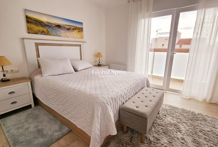 Wiederverkauf - HAUS -
TORREVIEJA - La Siesta