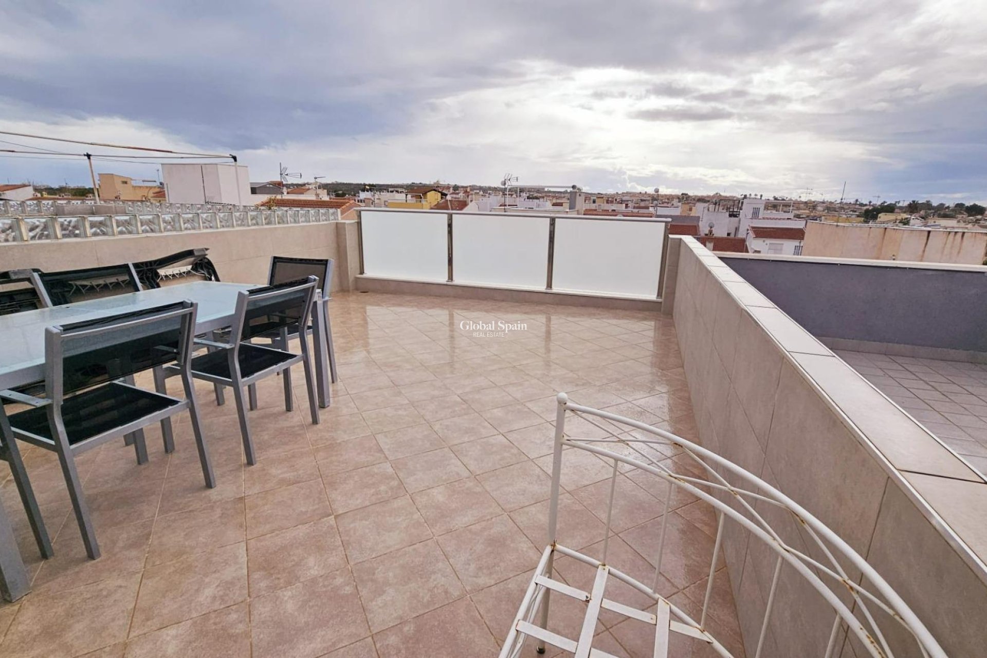 Wiederverkauf - HAUS -
TORREVIEJA - La Siesta