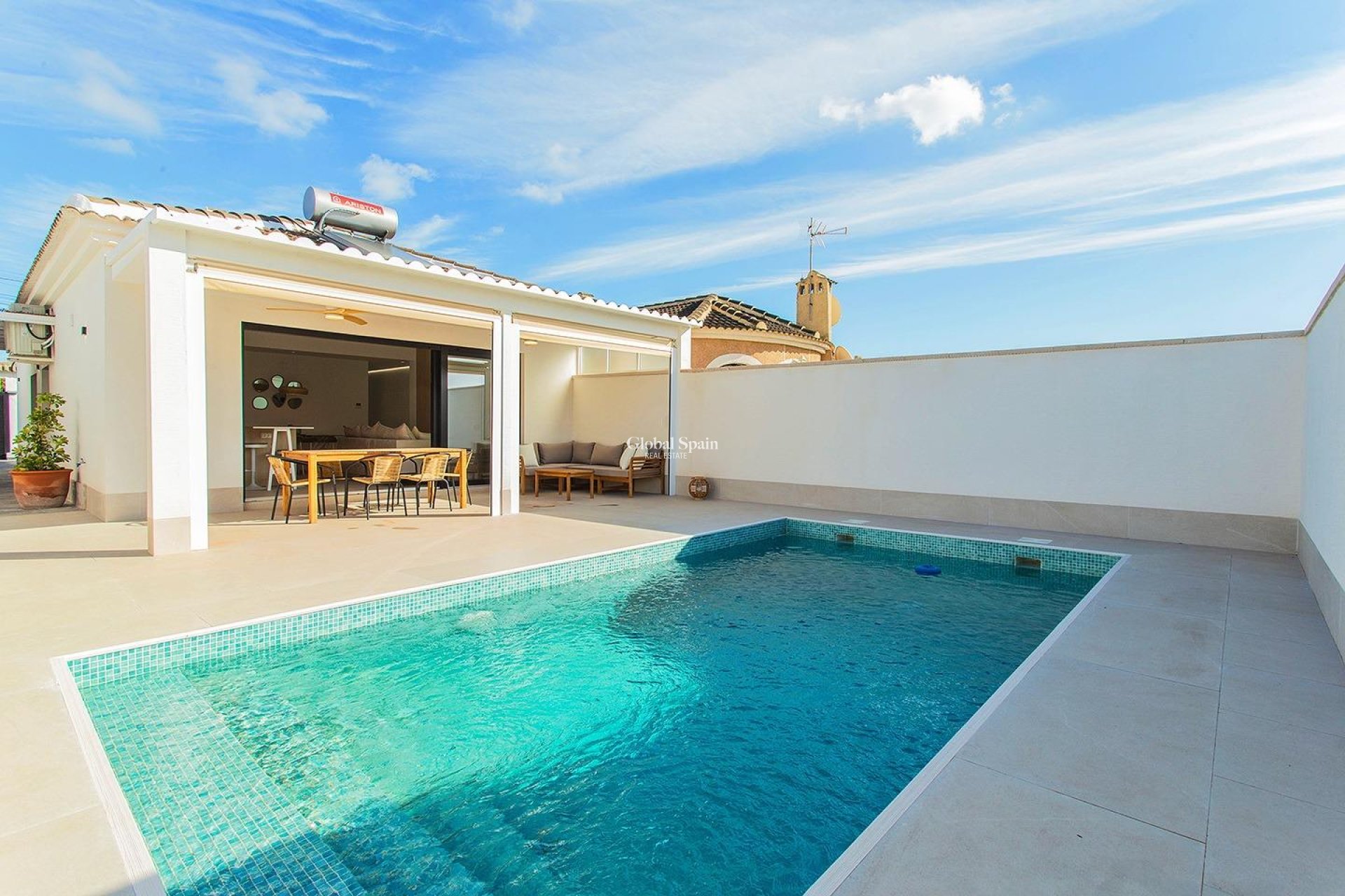 Wiederverkauf - HAUS -
TORREVIEJA - La Siesta