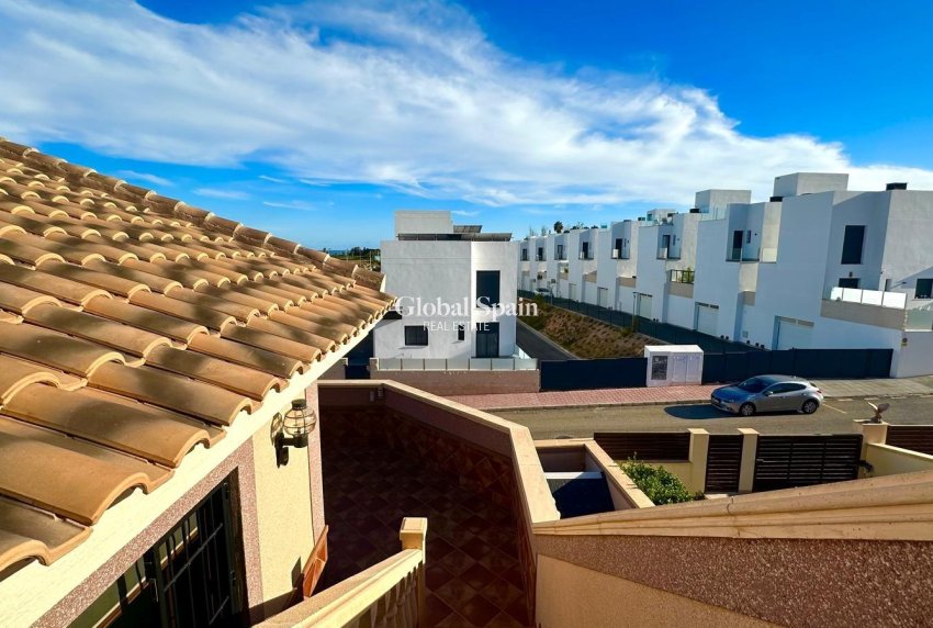 Wiederverkauf - HAUS -
TORREVIEJA - La Siesta