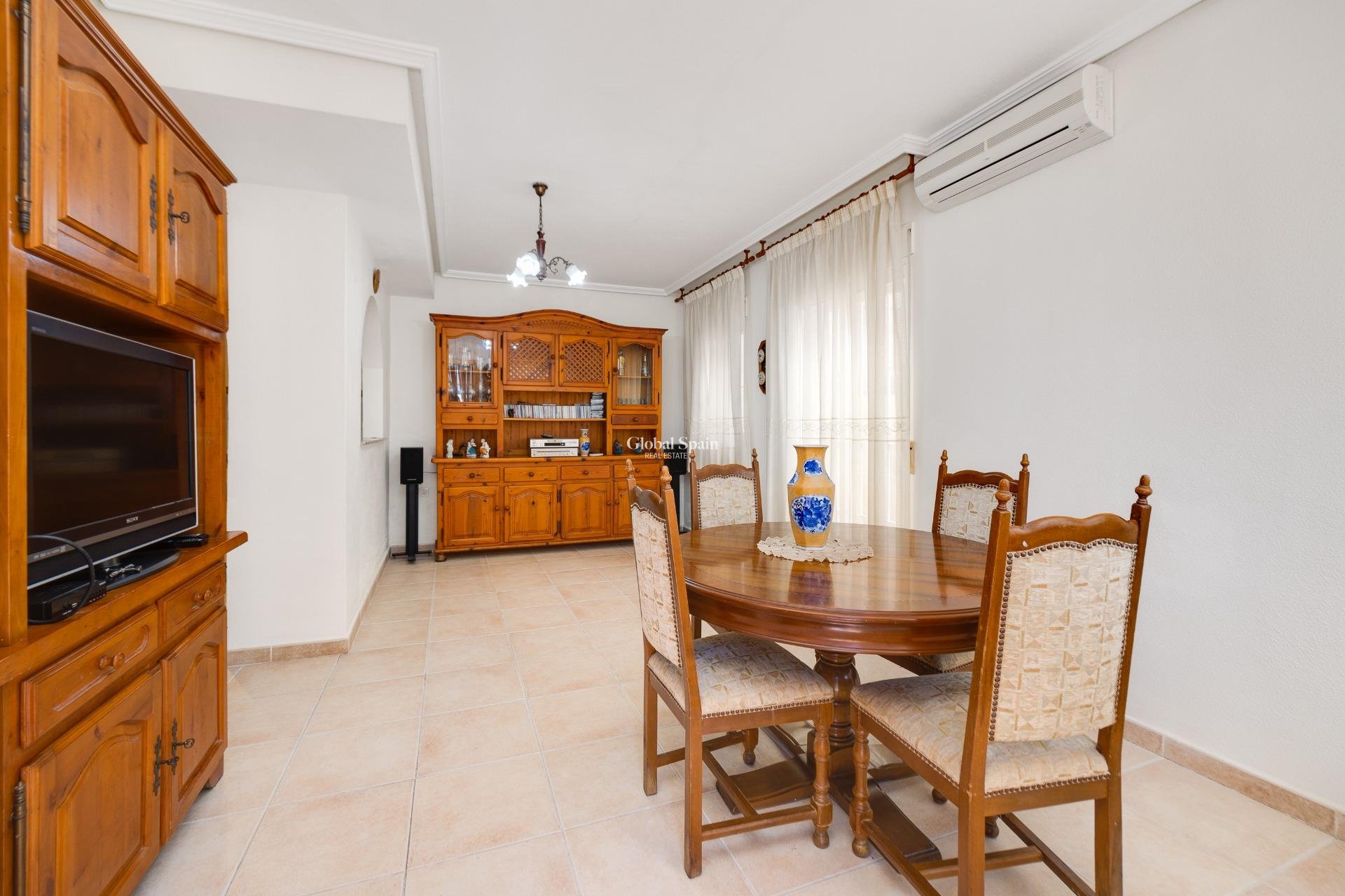 Wiederverkauf - HAUS -
TORREVIEJA - La Veleta