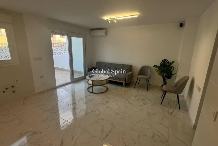 Wiederverkauf - HAUS -
TORREVIEJA - LOS BALCONES - LOS ALTOS