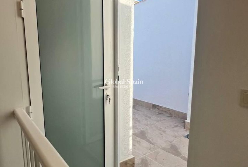 Wiederverkauf - HAUS -
TORREVIEJA - LOS BALCONES - LOS ALTOS