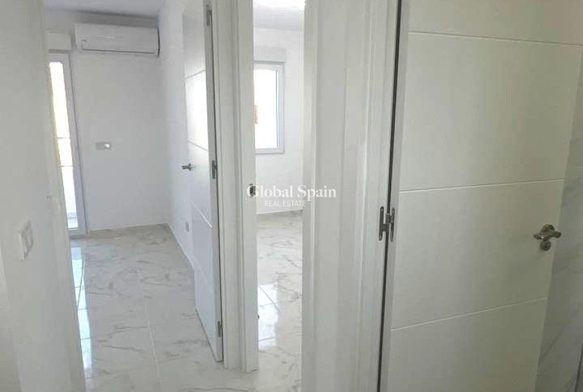 Wiederverkauf - HAUS -
TORREVIEJA - LOS BALCONES - LOS ALTOS