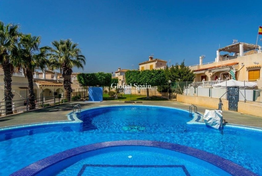 Wiederverkauf - HAUS -
TORREVIEJA - LOS BALCONES - LOS ALTOS