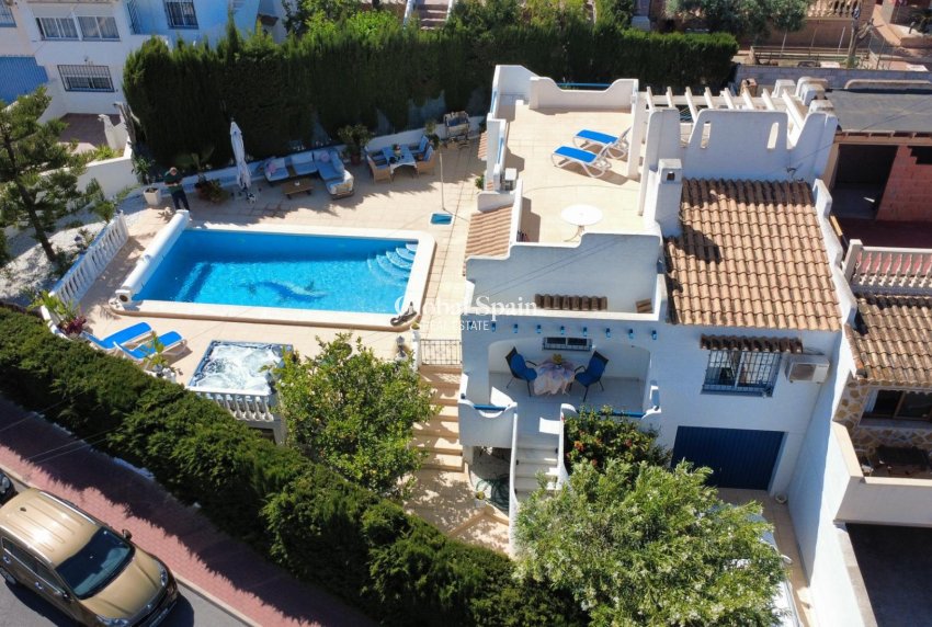 Wiederverkauf - HAUS -
TORREVIEJA - LOS BALCONES - LOS ALTOS