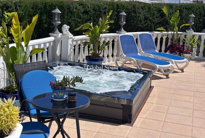 Wiederverkauf - HAUS -
TORREVIEJA - LOS BALCONES - LOS ALTOS