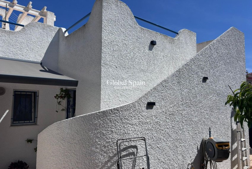 Wiederverkauf - HAUS -
TORREVIEJA - LOS BALCONES - LOS ALTOS