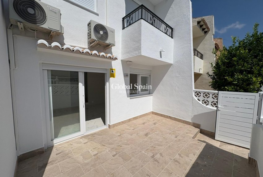 Wiederverkauf - HAUS -
TORREVIEJA - LOS BALCONES - LOS ALTOS