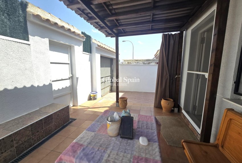 Wiederverkauf - HAUS -
TORREVIEJA - LOS BALCONES - LOS ALTOS