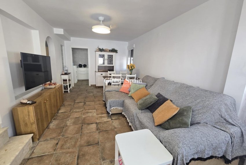 Wiederverkauf - HAUS -
TORREVIEJA - LOS BALCONES - LOS ALTOS