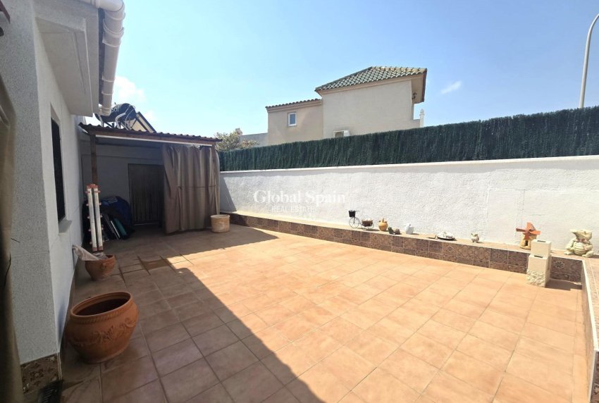 Wiederverkauf - HAUS -
TORREVIEJA - LOS BALCONES - LOS ALTOS