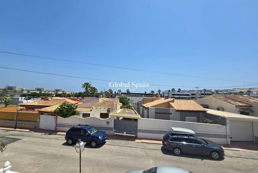 Wiederverkauf - HAUS -
TORREVIEJA - LOS BALCONES - LOS ALTOS