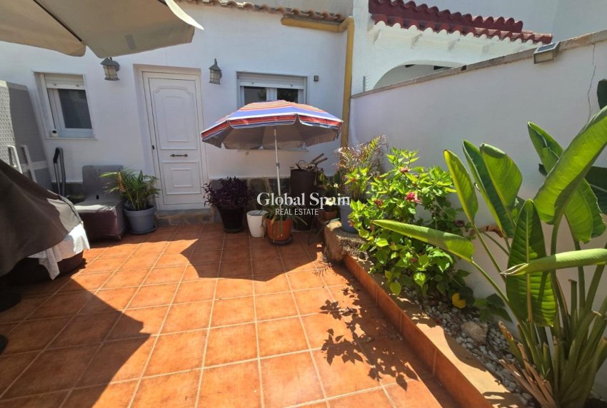 Wiederverkauf - HAUS -
TORREVIEJA - LOS BALCONES - LOS ALTOS