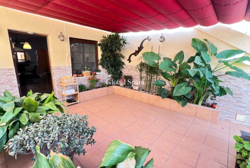 Wiederverkauf - HAUS -
TORREVIEJA - LOS BALCONES - LOS ALTOS