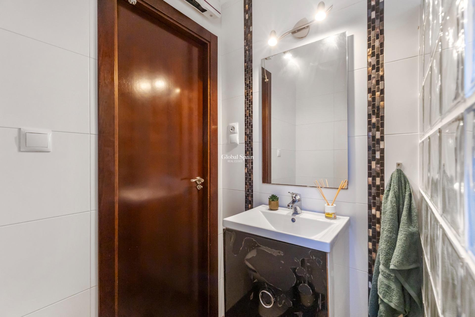 Wiederverkauf - HAUS -
TORREVIEJA - LOS BALCONES - LOS ALTOS