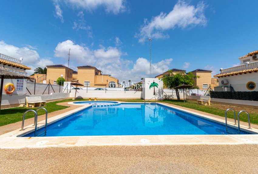 Wiederverkauf - HAUS -
TORREVIEJA - LOS BALCONES - LOS ALTOS