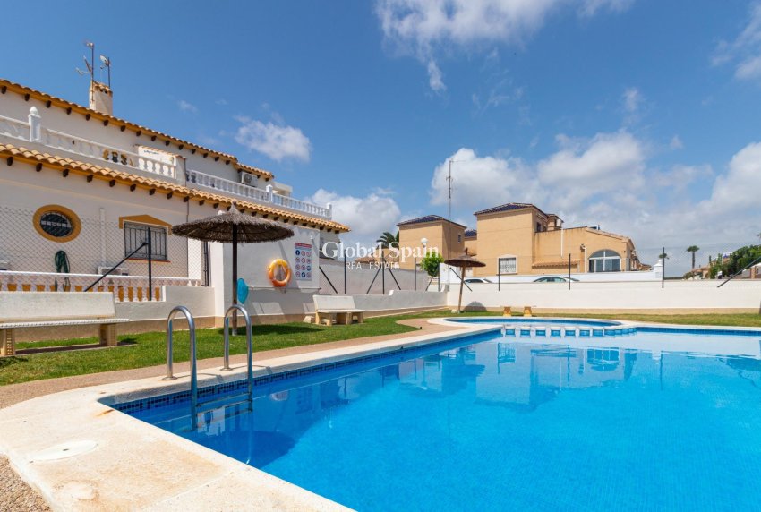 Wiederverkauf - HAUS -
TORREVIEJA - LOS BALCONES - LOS ALTOS