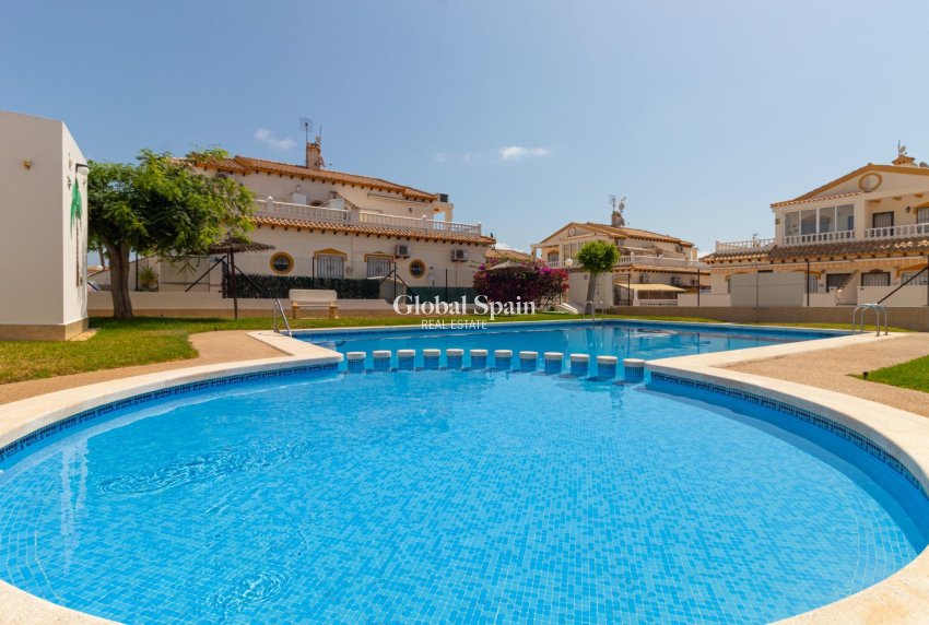 Wiederverkauf - HAUS -
TORREVIEJA - LOS BALCONES - LOS ALTOS