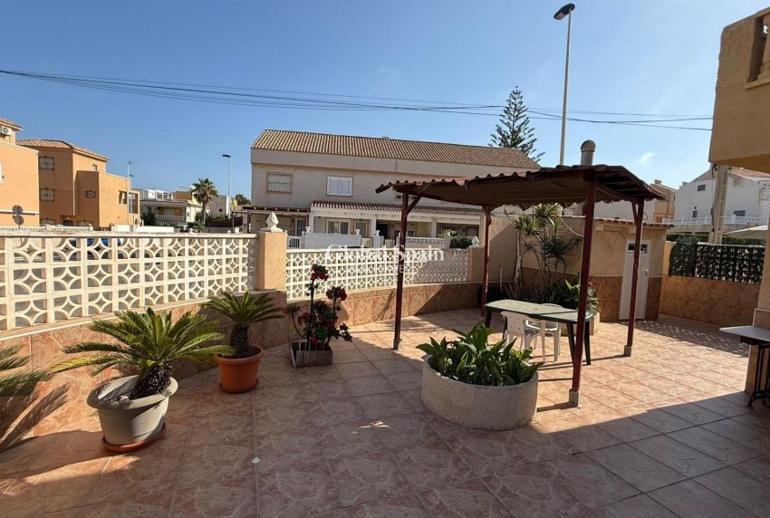 Wiederverkauf - HAUS -
TORREVIEJA - Los Frutales