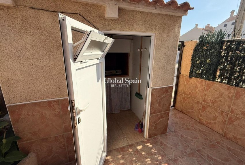 Wiederverkauf - HAUS -
TORREVIEJA - Los Frutales