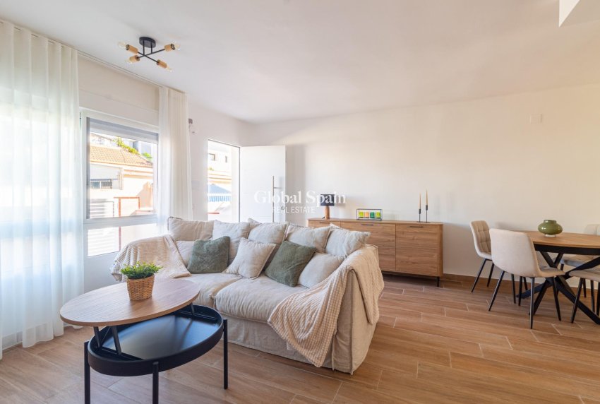 Wiederverkauf - HAUS -
TORREVIEJA - Los Frutales