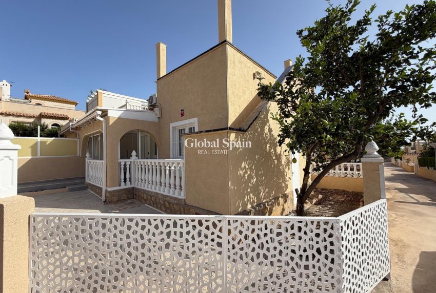 Wiederverkauf - HAUS -
TORREVIEJA - Miramar - Torre Del Moro