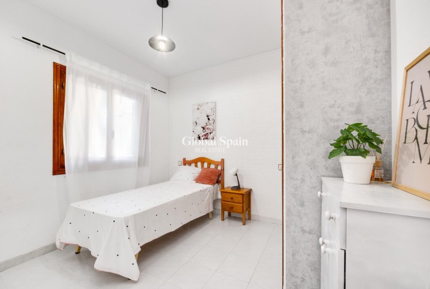 Wiederverkauf - HAUS -
TORREVIEJA - Nueva Torrevieja