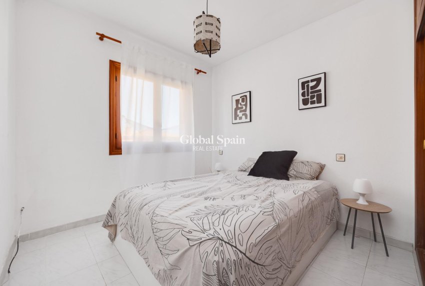 Wiederverkauf - HAUS -
TORREVIEJA - Nueva Torrevieja