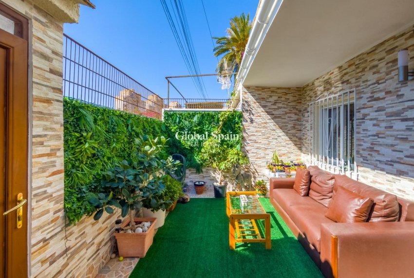 Wiederverkauf - HAUS -
TORREVIEJA - Nueva Torrevieja