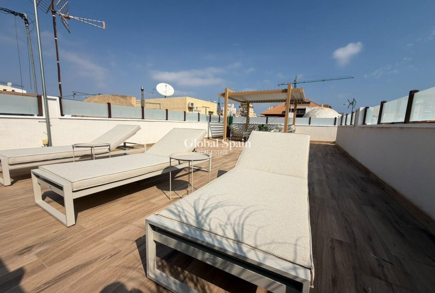 Wiederverkauf - HAUS -
TORREVIEJA - Nueva Torrevieja