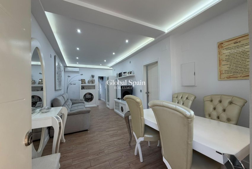 Wiederverkauf - HAUS -
TORREVIEJA - Nueva Torrevieja