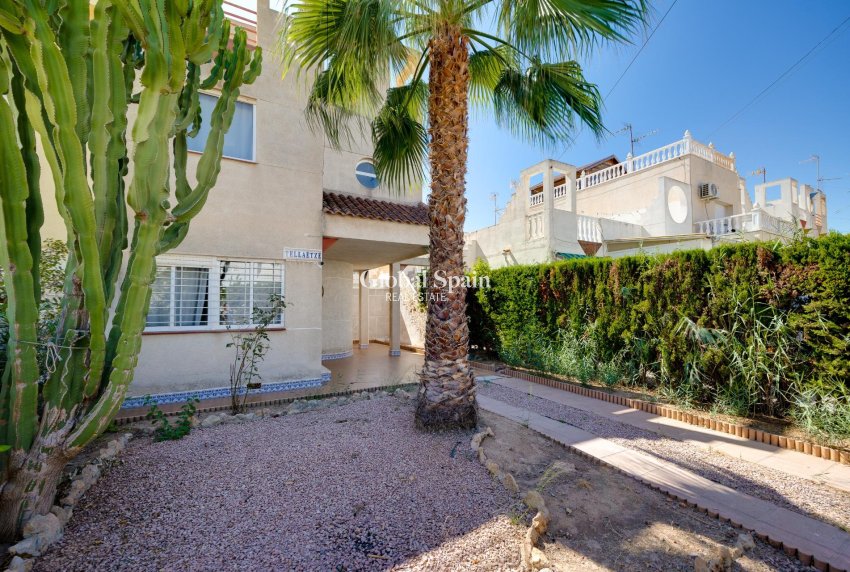 Wiederverkauf - HAUS -
TORREVIEJA - Paraje Natural