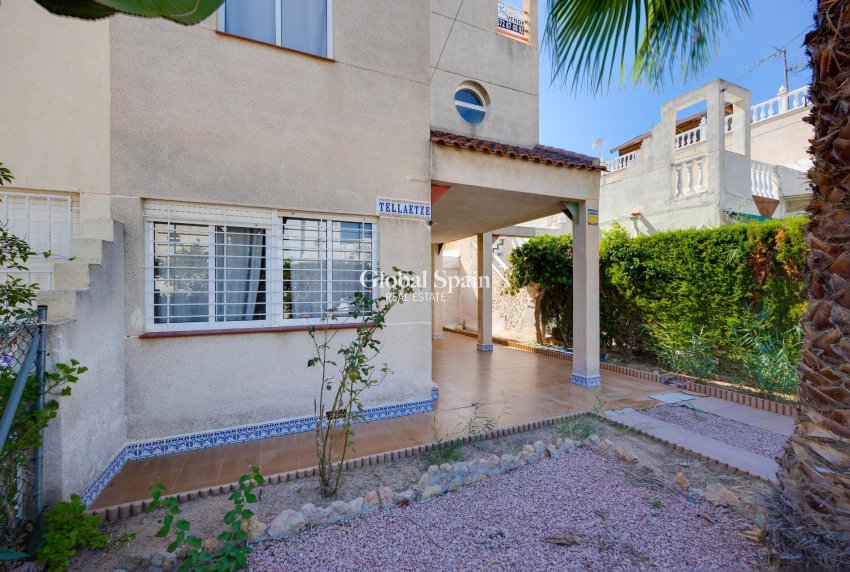 Wiederverkauf - HAUS -
TORREVIEJA - Paraje Natural