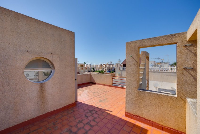 Wiederverkauf - HAUS -
TORREVIEJA - Paraje Natural