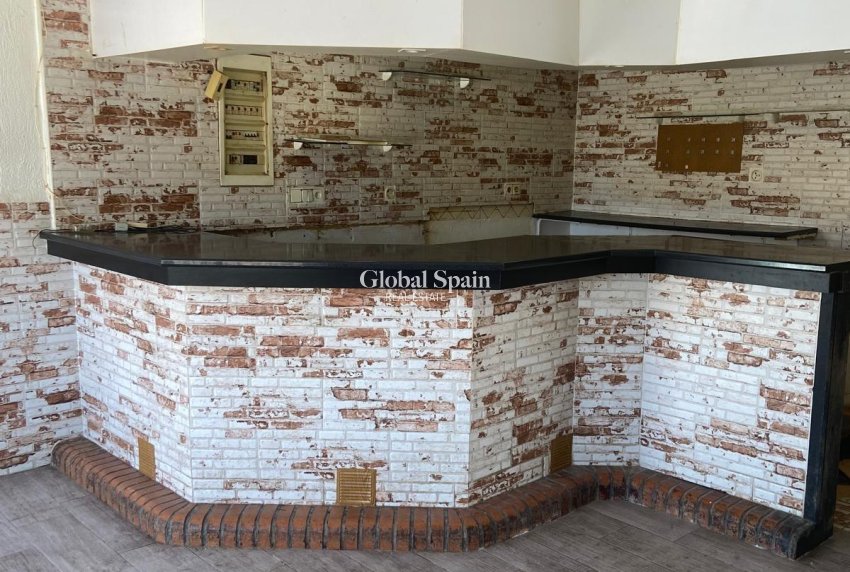 Wiederverkauf - HAUS -
TORREVIEJA - Parque Acuático - Sector 25