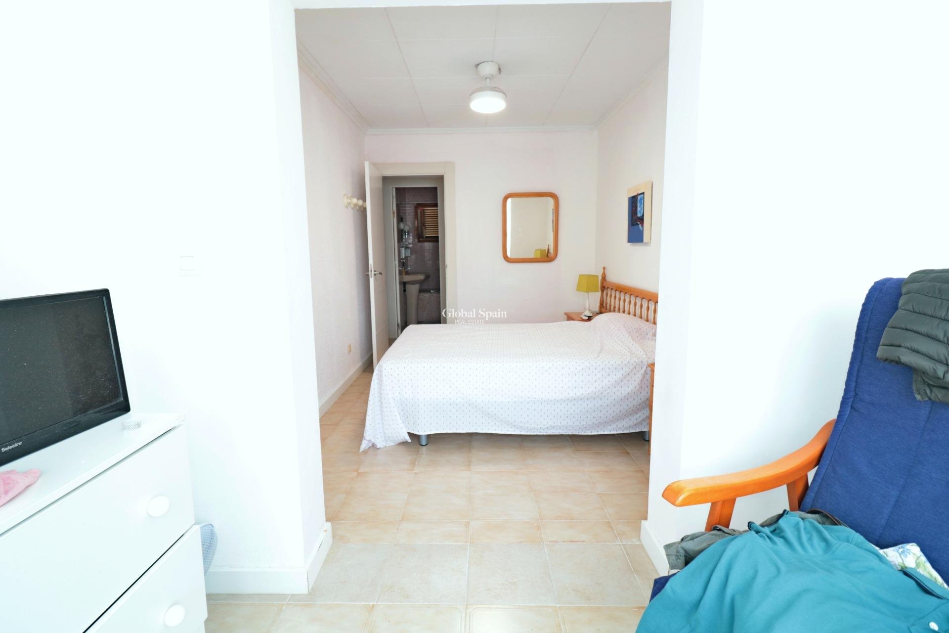 Wiederverkauf - HAUS -
TORREVIEJA - Playa De Los Náufragos