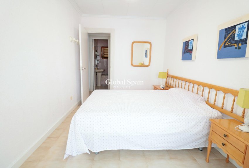 Wiederverkauf - HAUS -
TORREVIEJA - Playa De Los Náufragos