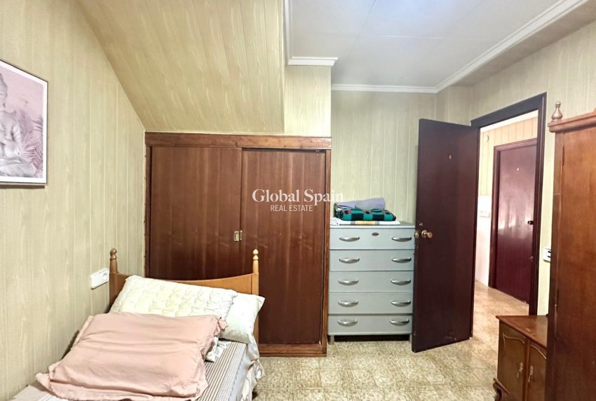 Wiederverkauf - HAUS -
TORREVIEJA - Playa del Cura