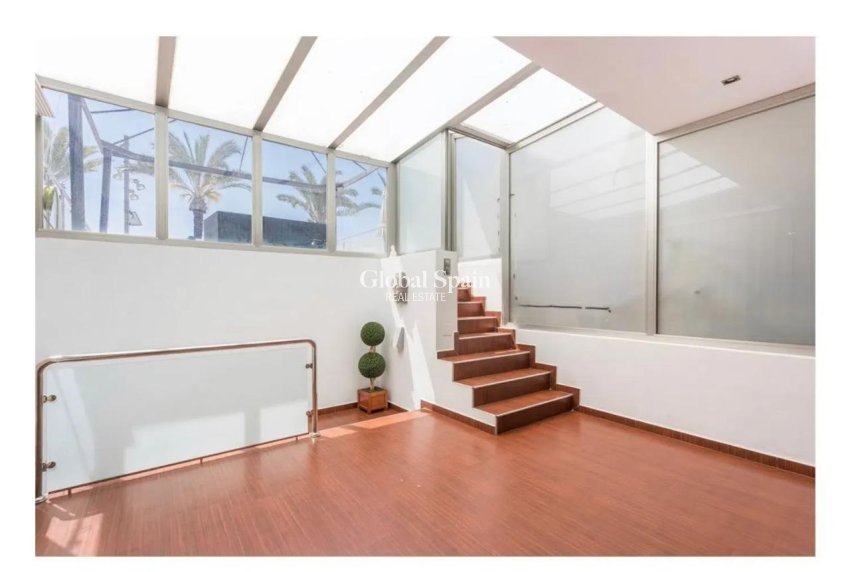 Wiederverkauf - HAUS -
TORREVIEJA - Playa del Cura