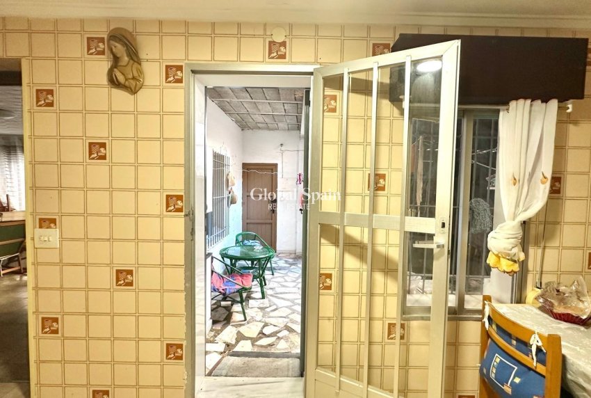 Wiederverkauf - HAUS -
TORREVIEJA - Playa del Cura