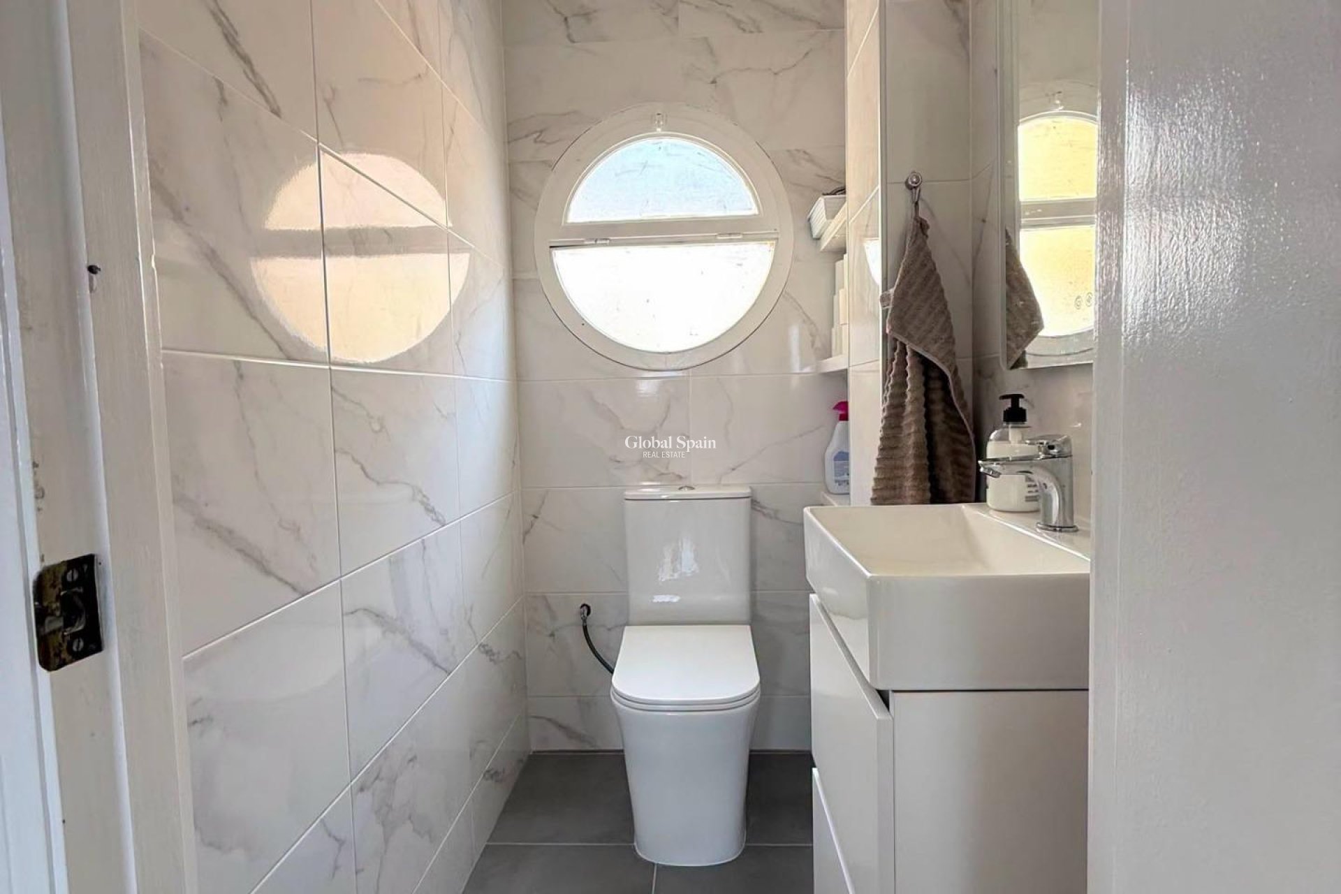 Wiederverkauf - HAUS -
TORREVIEJA - Playa del Cura
