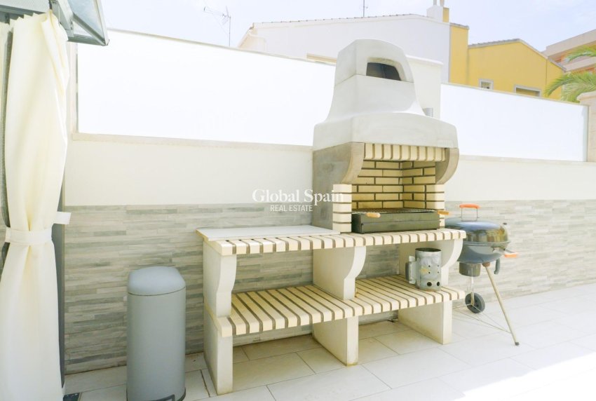 Wiederverkauf - HAUS -
TORREVIEJA - Punta Prima