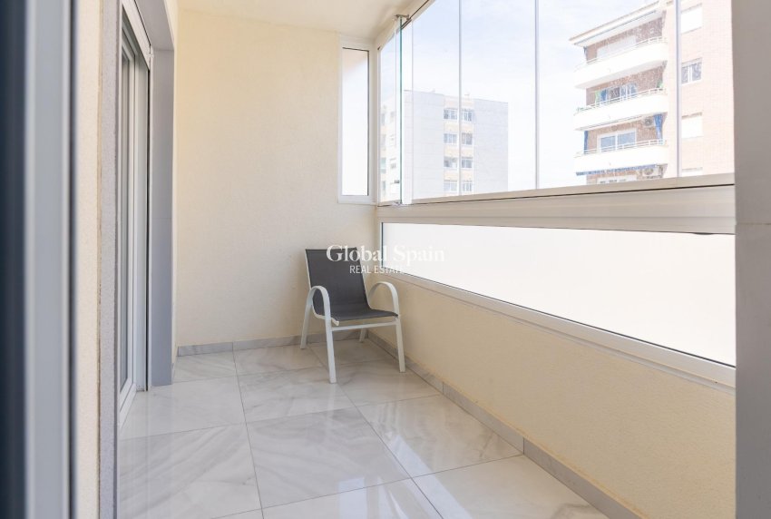 Wiederverkauf - HAUS -
TORREVIEJA - Punta Prima