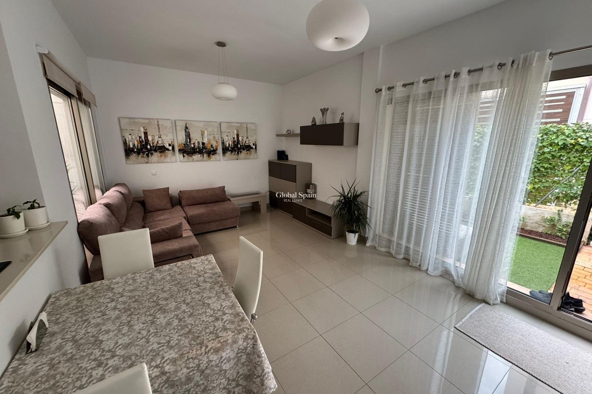 Wiederverkauf - HAUS -
TORREVIEJA - Punta Prima