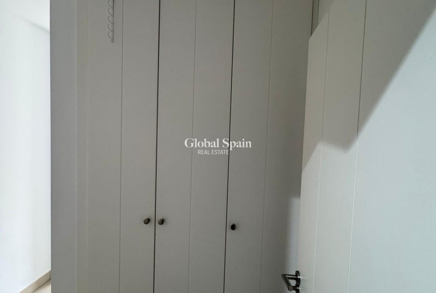 Wiederverkauf - HAUS -
TORREVIEJA - Punta Prima