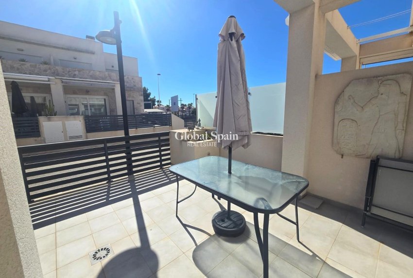 Wiederverkauf - HAUS -
TORREVIEJA - Sector 25